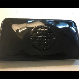 🌟💫Tory Burch Patent Leather Continental Wallet